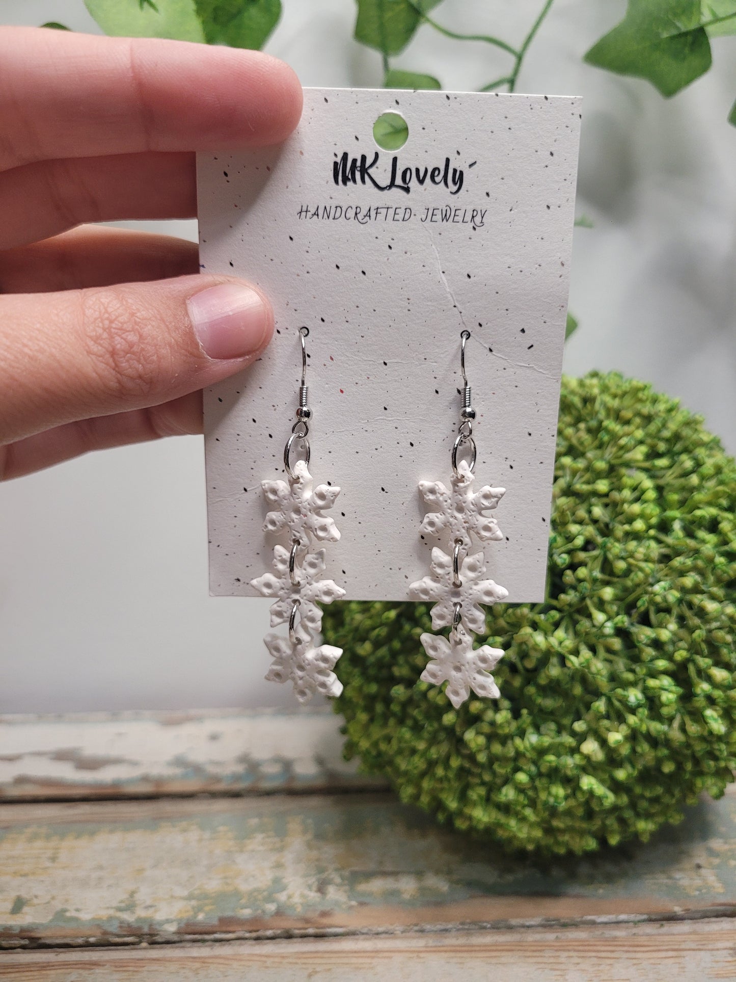 White Tiered Snowflake Drops