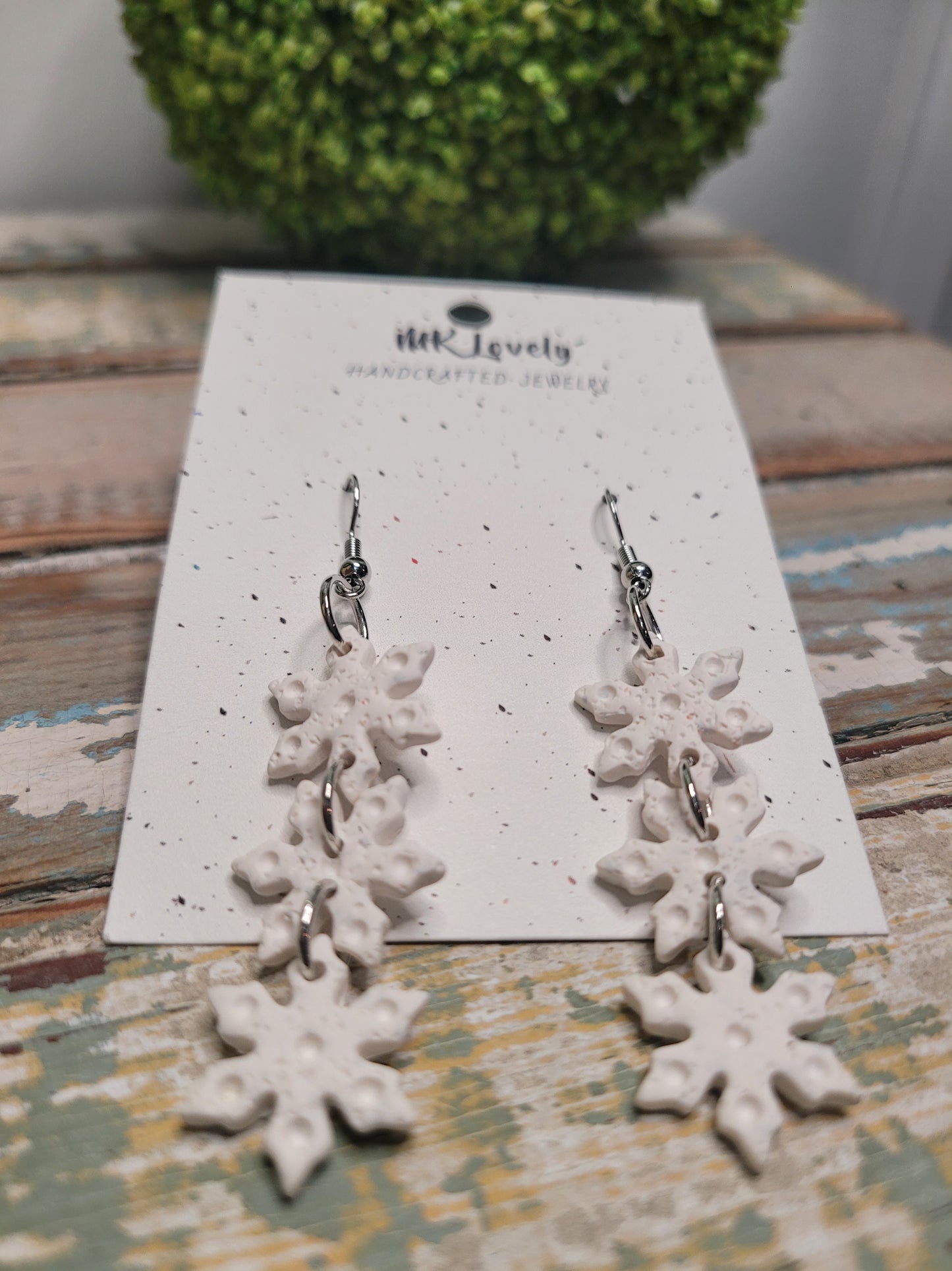 White Tiered Snowflake Drops