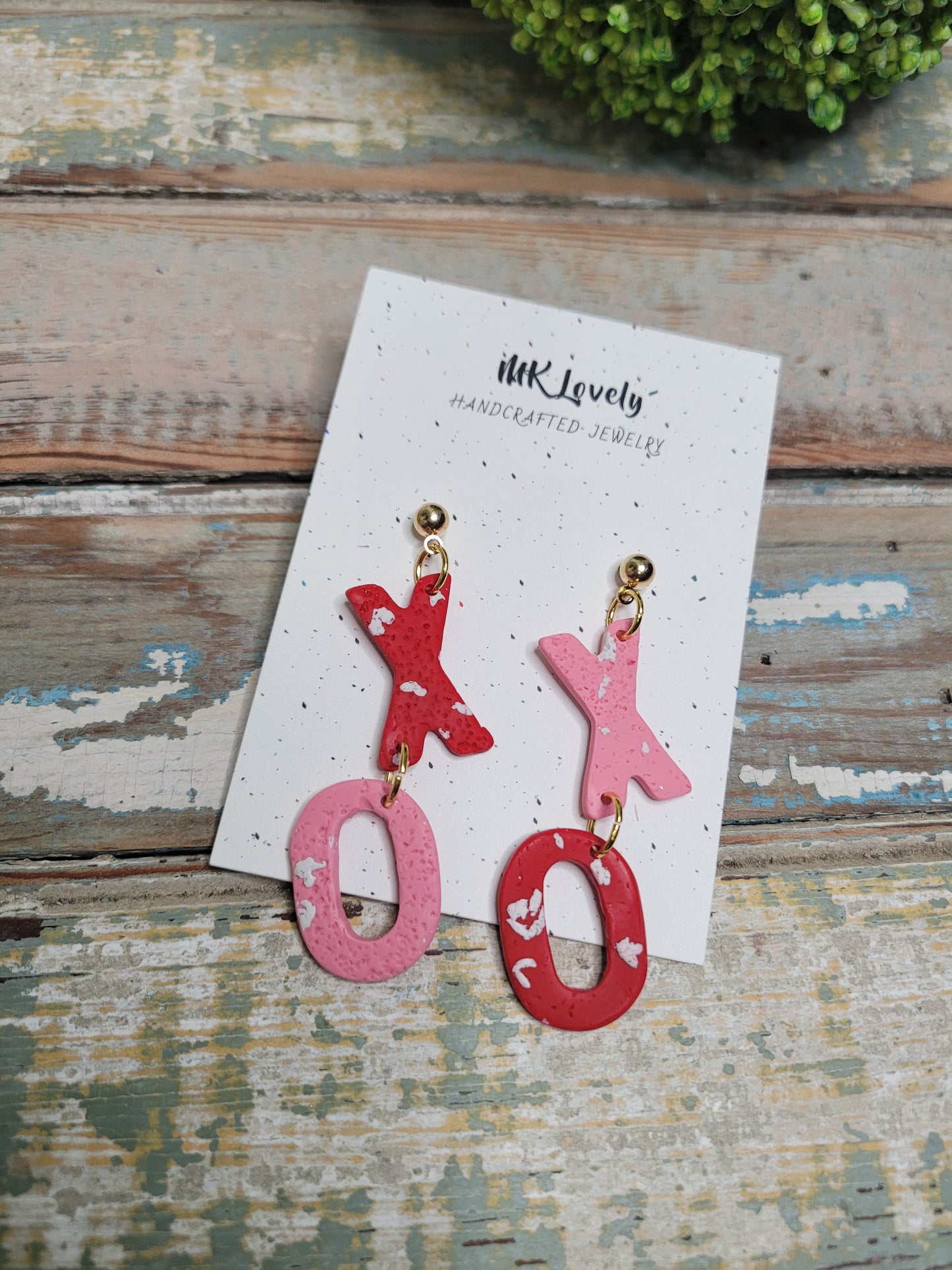 'XOXO' Drops