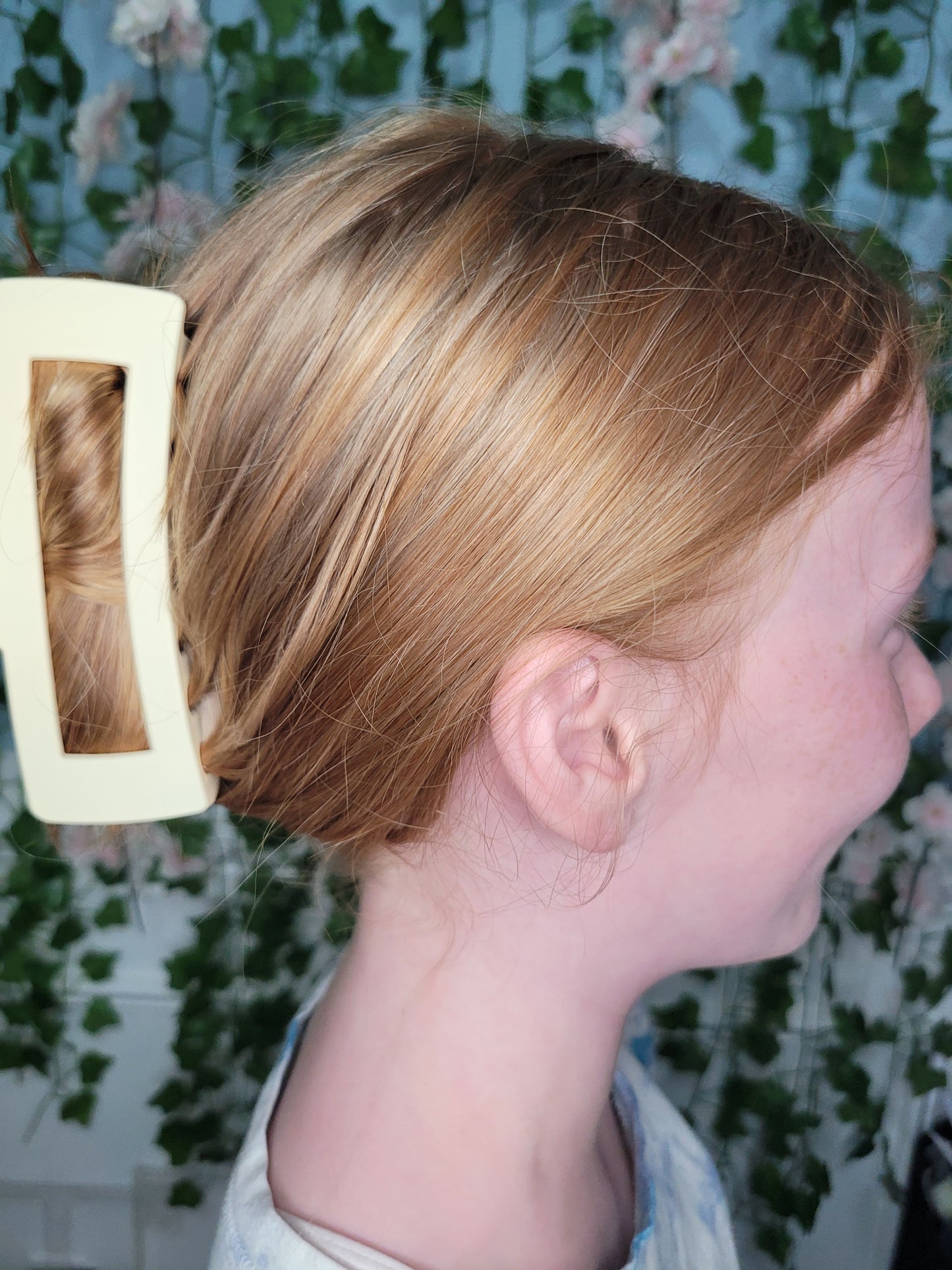 Matte Jumbo Rectangle Cutout Claw Clip