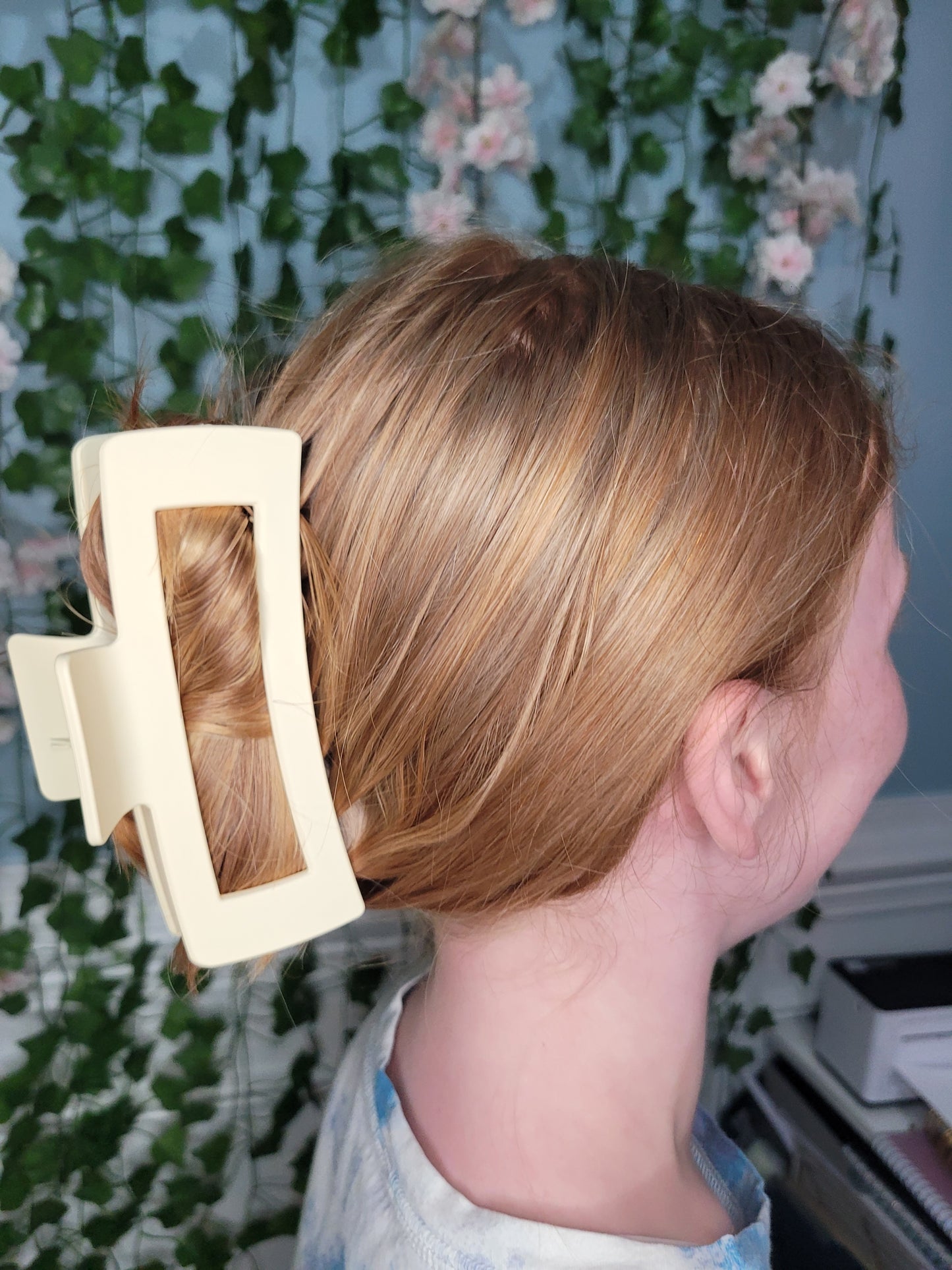 Matte Jumbo Rectangle Cutout Claw Clip