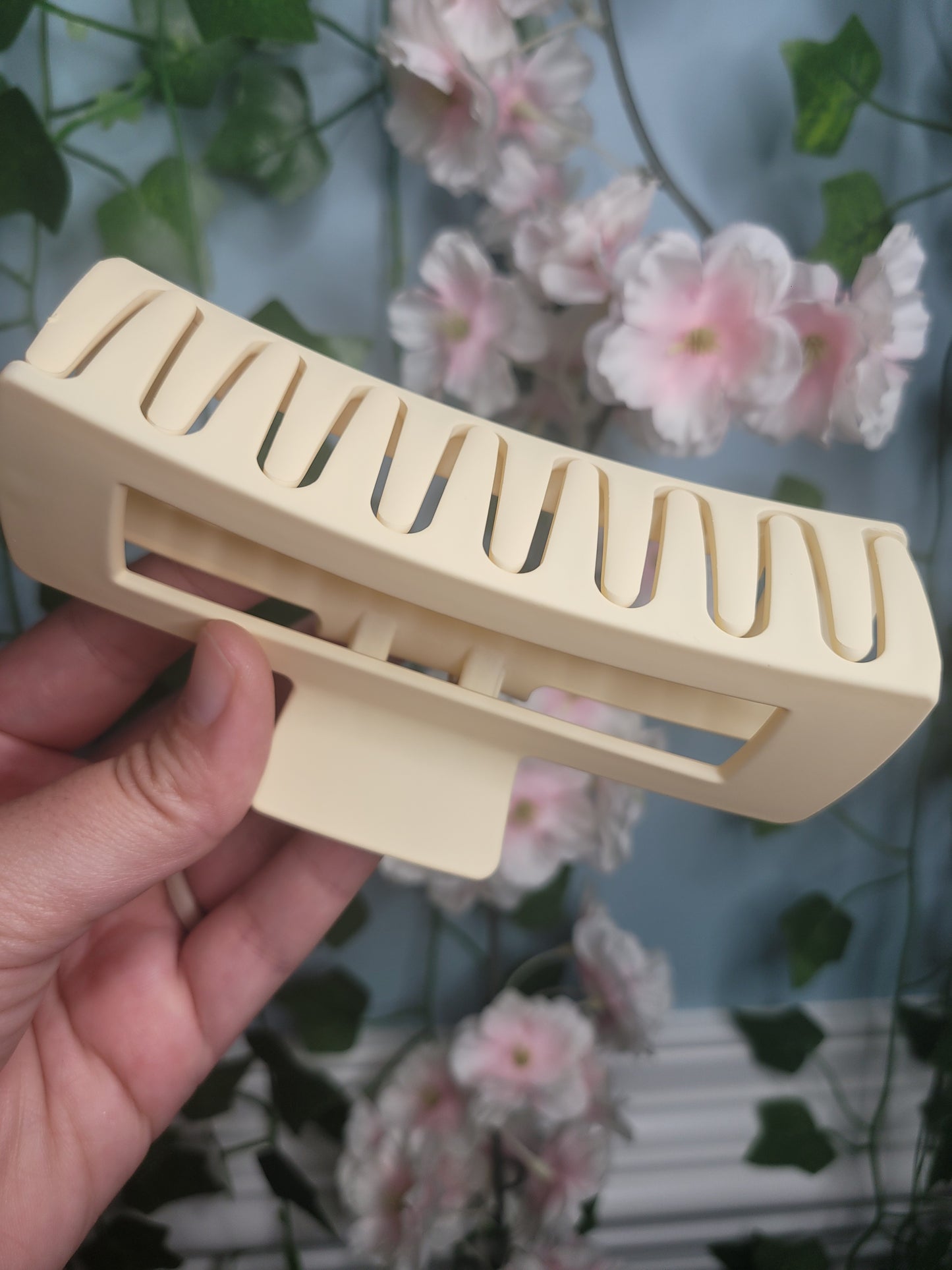 Matte Jumbo Rectangle Cutout Claw Clip