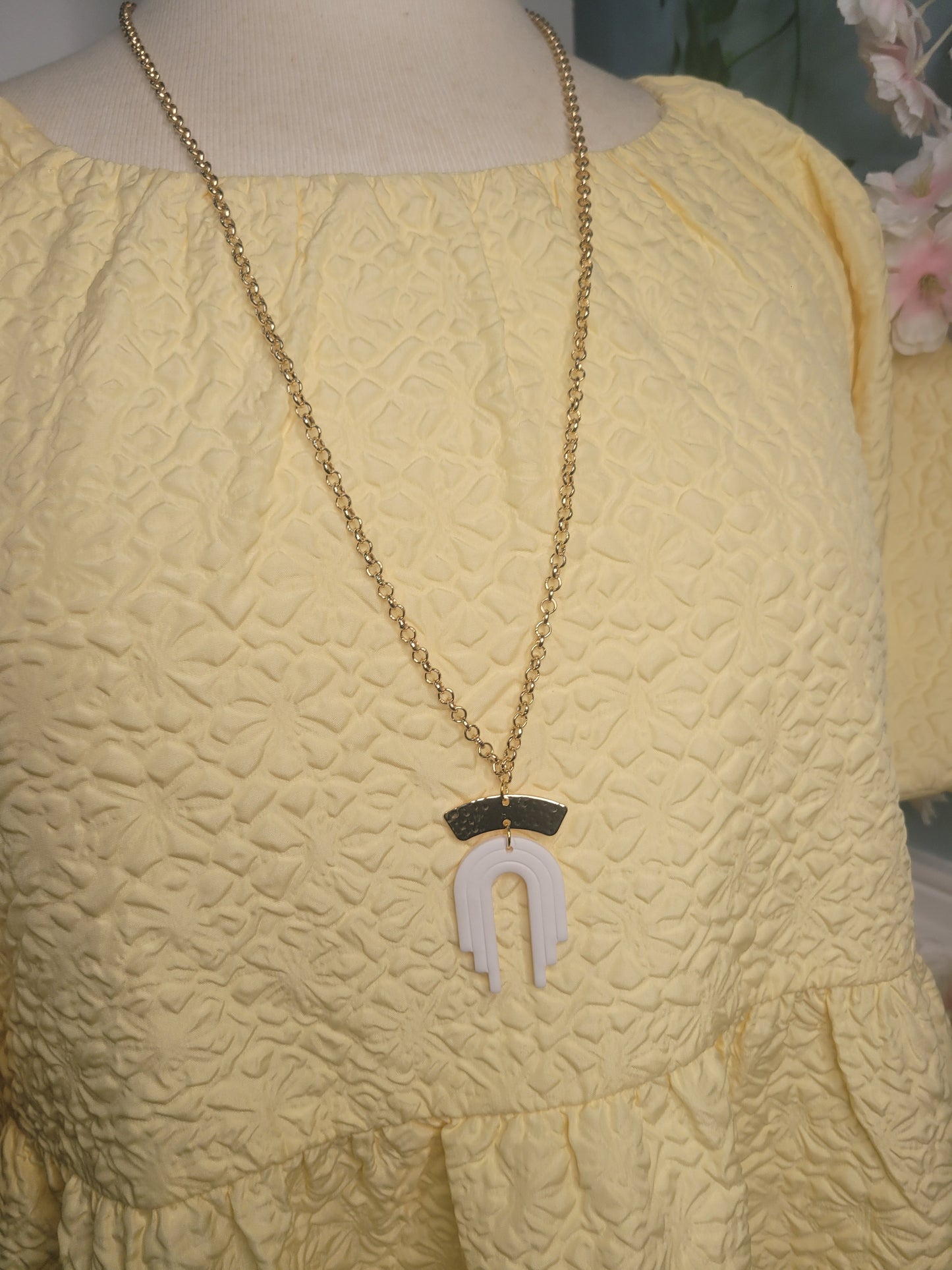 White/Gold Arch Necklace