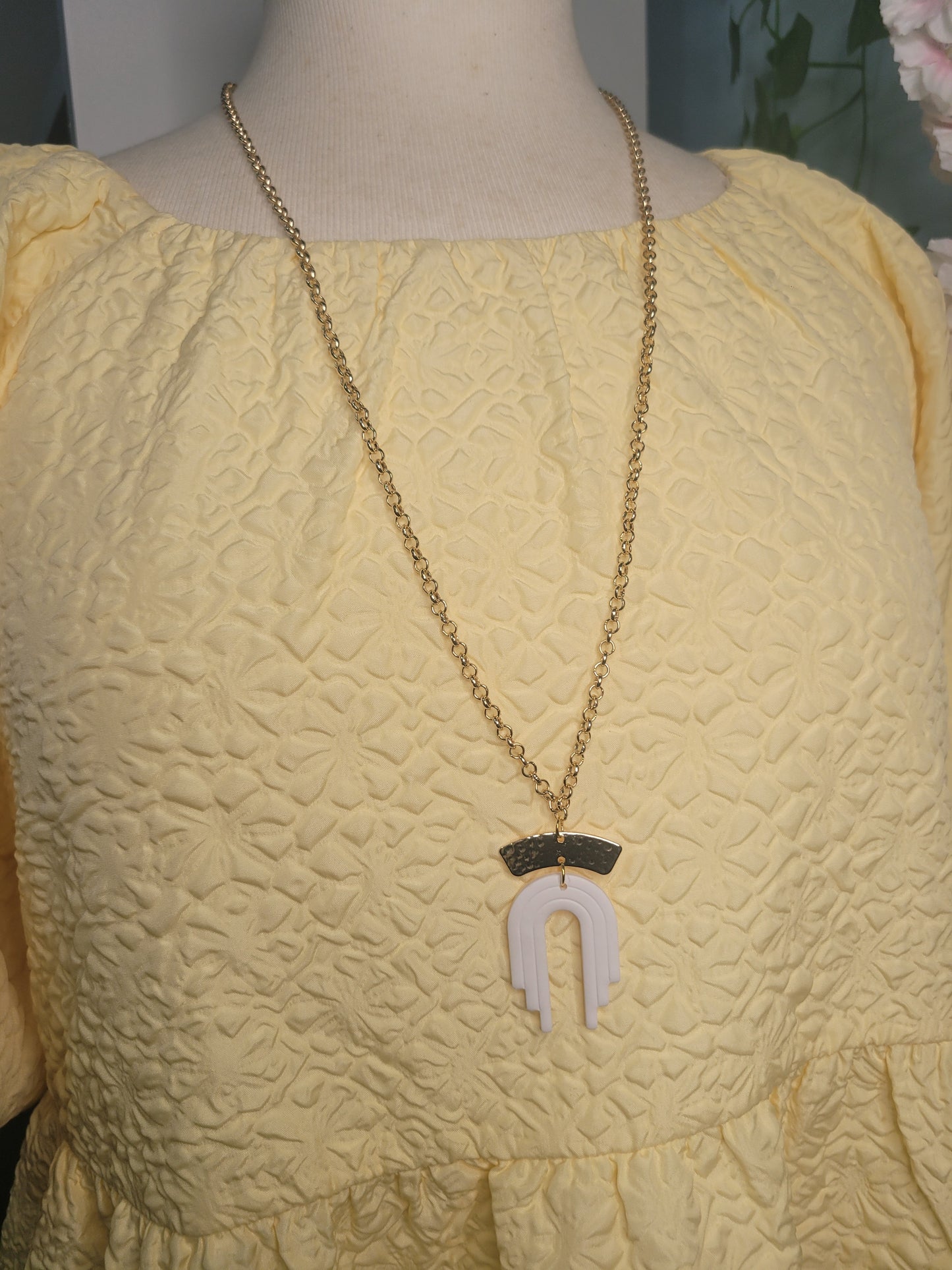White/Gold Arch Necklace