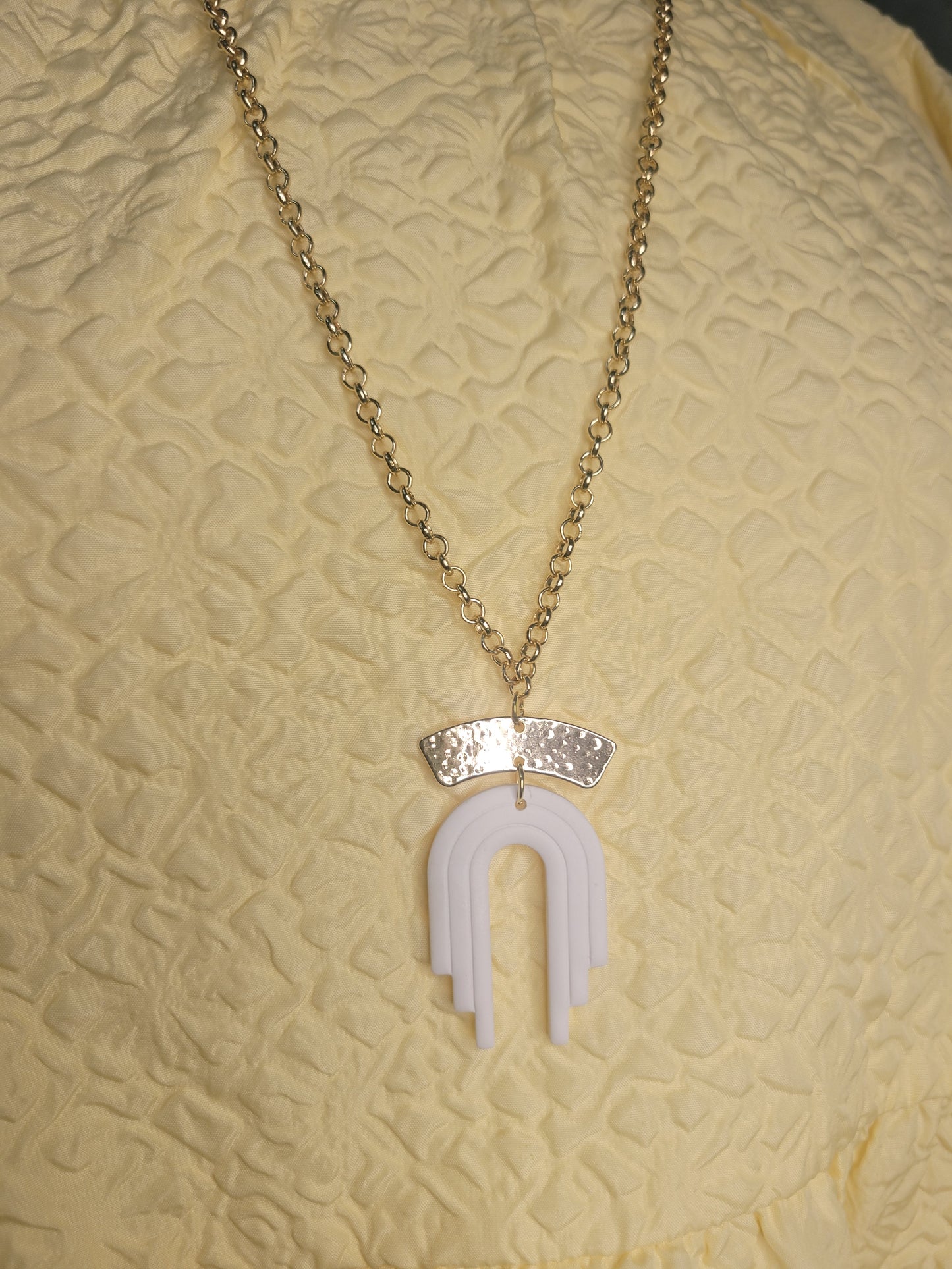 White/Gold Arch Necklace