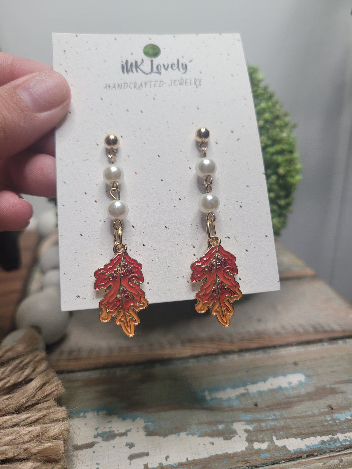 Leaf Charm Pearl Drops
