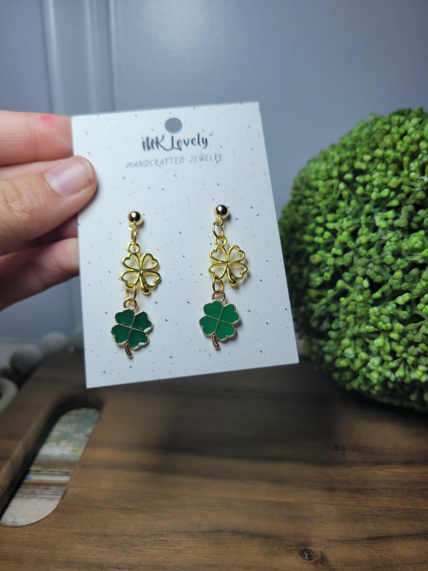 Tiered Clover Charmed Drops