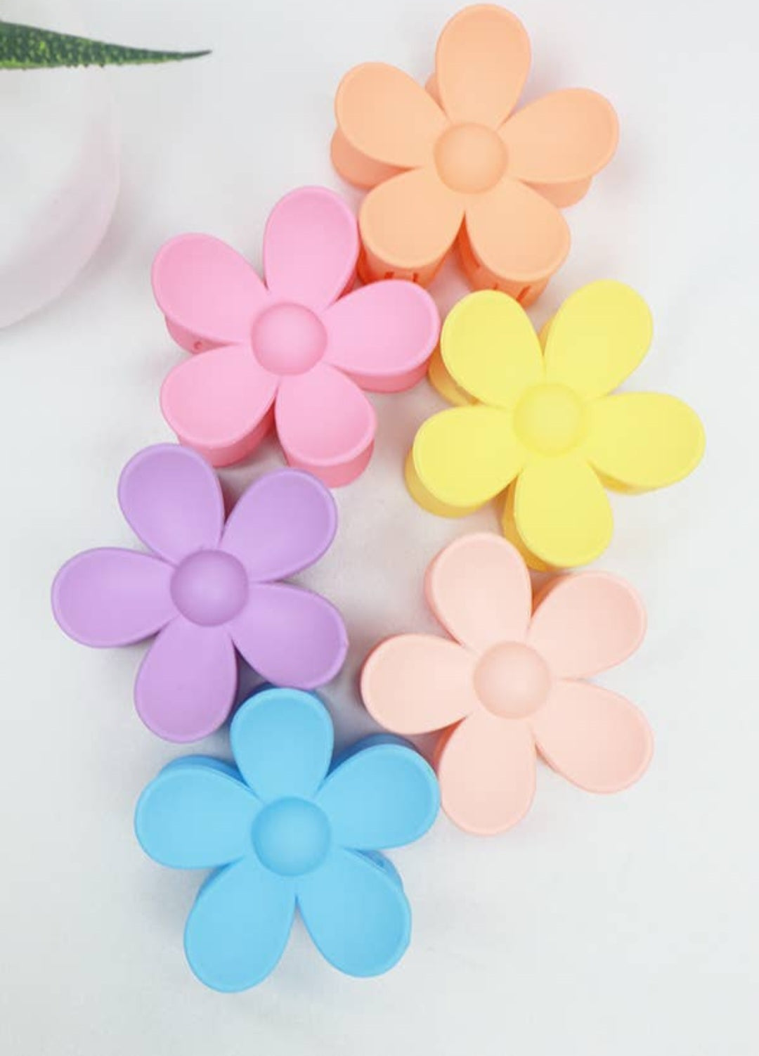 Daisy Matte Hair Claw