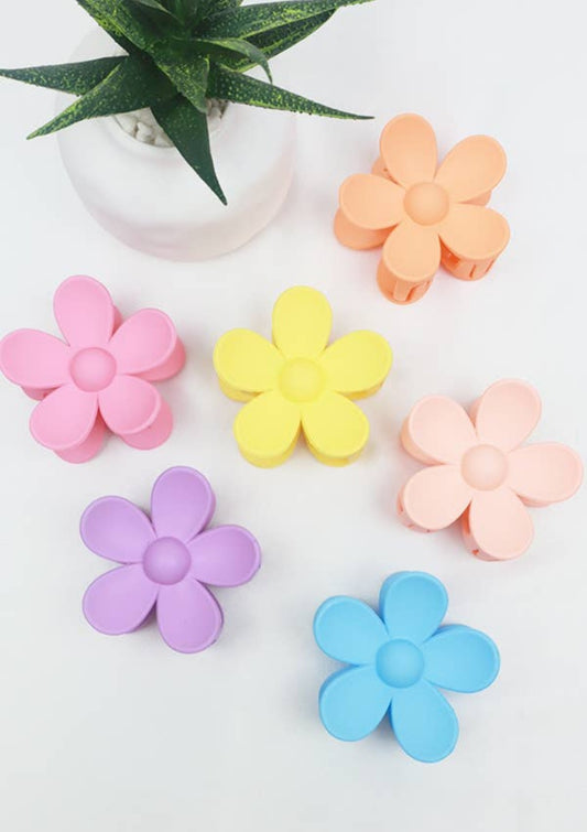 Daisy Matte Hair Claw