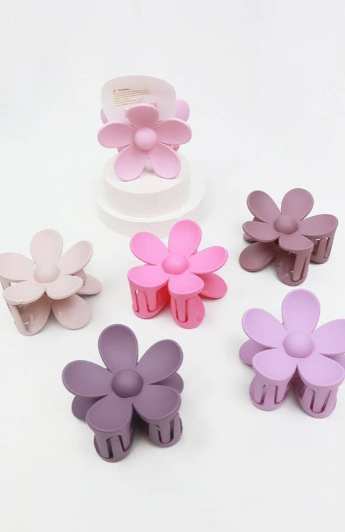 Daisy Matte Hair Claw