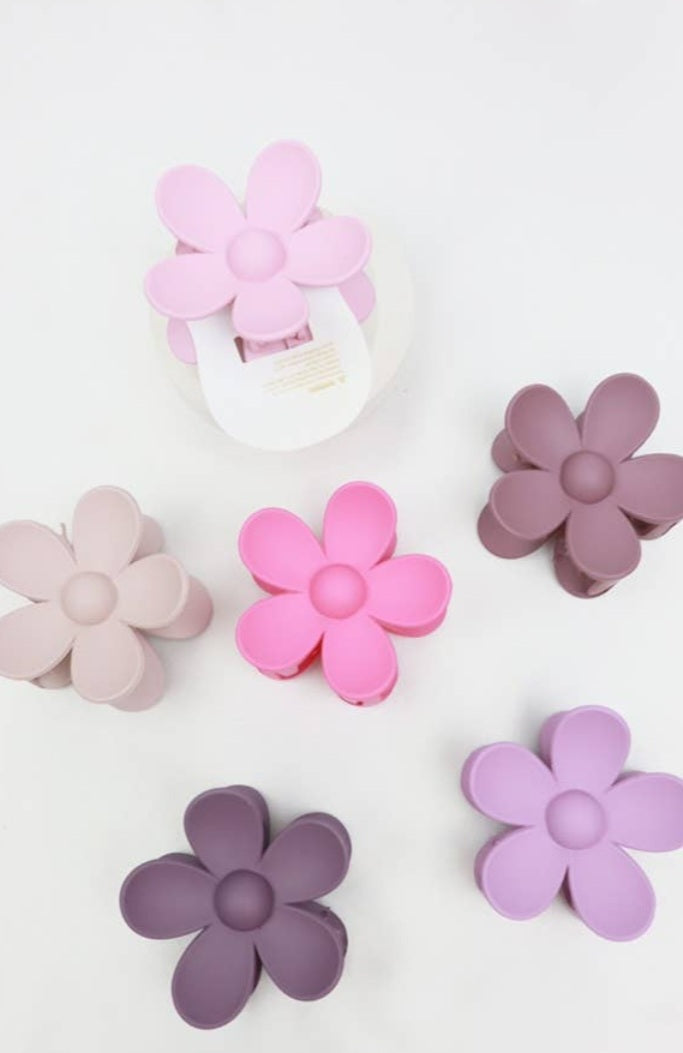 Daisy Matte Hair Claw