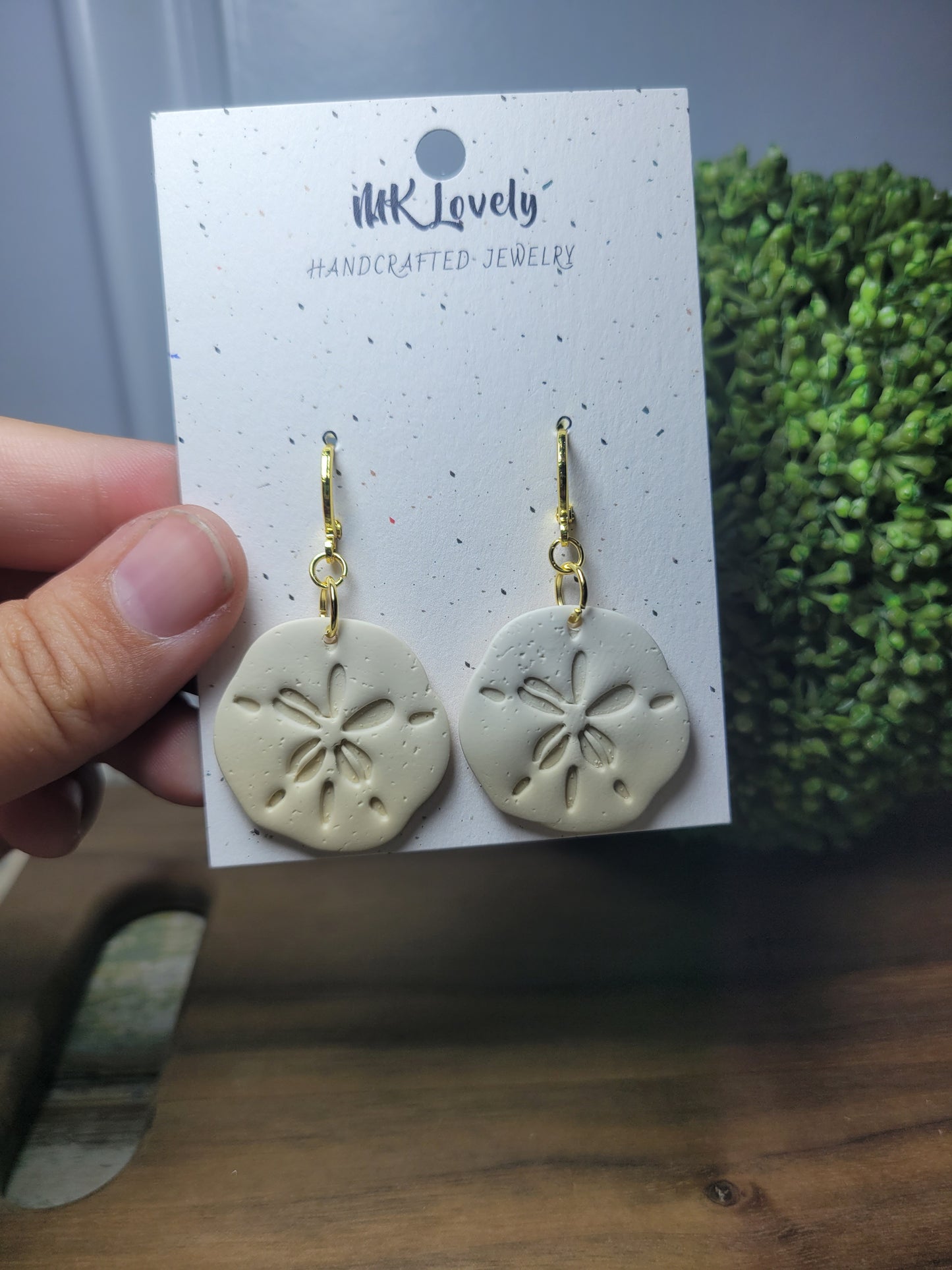 Sand Dollar Huggies